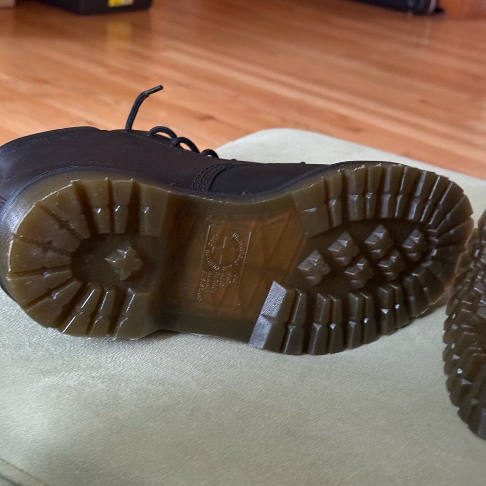 Doc Martens USA size 10.Brand new with box.939 Ben boots. Black greasy leather. - Picture 7 of 8
